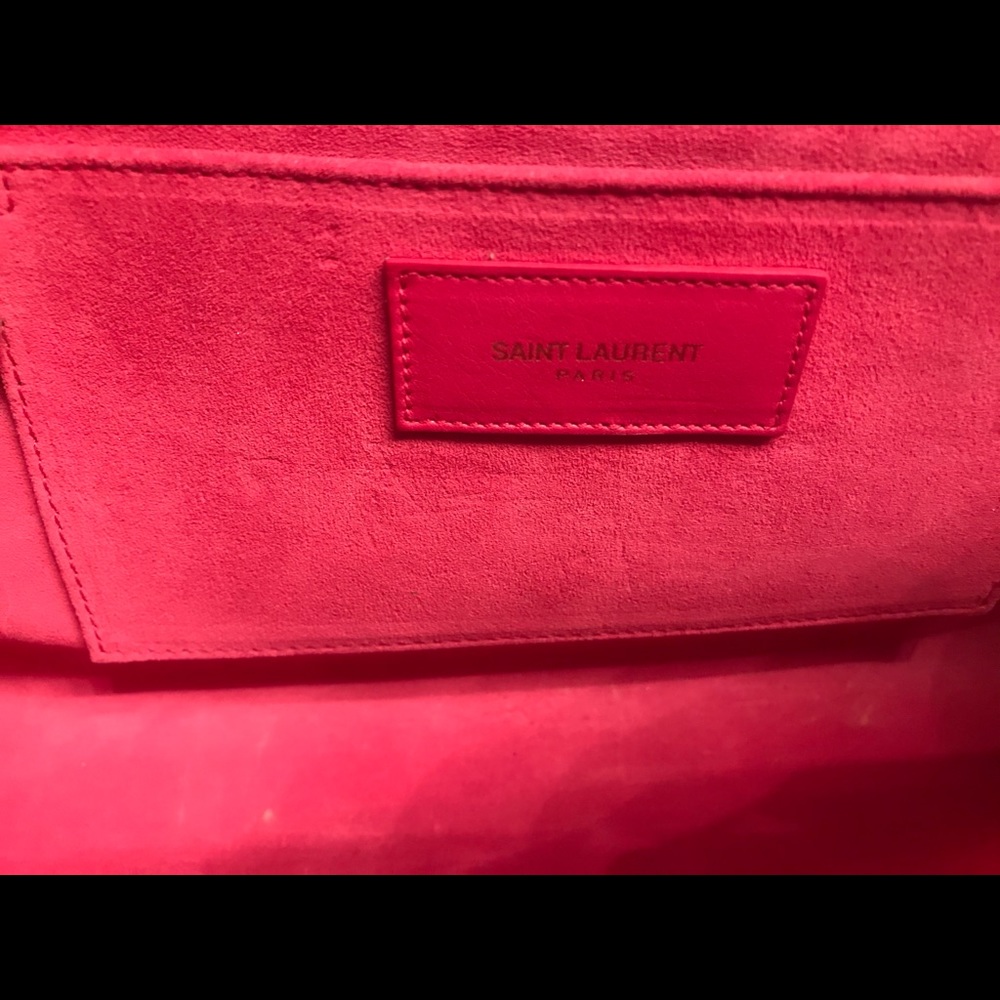 Yves Saint Laurent Linge Y Logo Gold Clutch - Picture 6 of 7